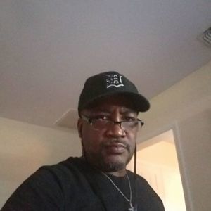 Meet your Posher, Derrick